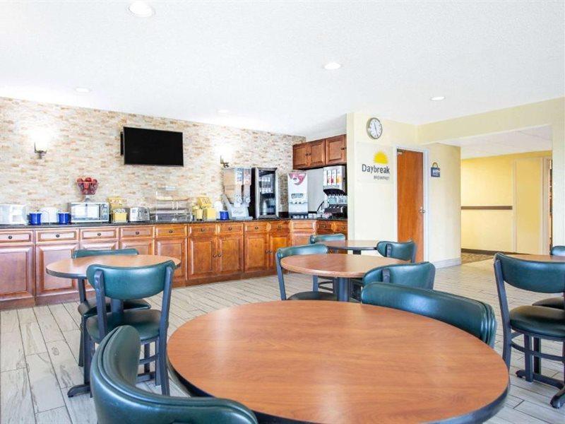 Days Inn By Wyndham Lancaster Pa Dutch Country Ronks Buitenkant foto