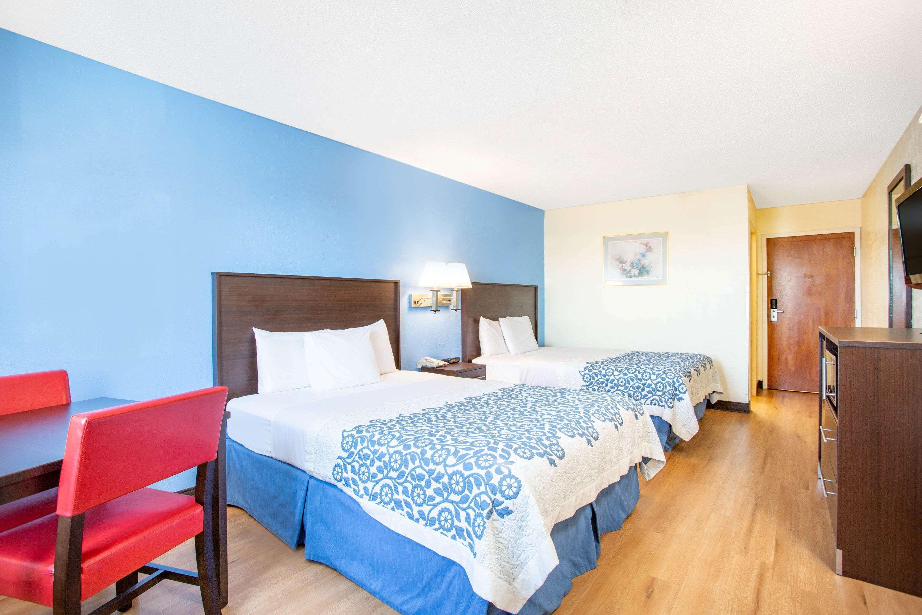 Days Inn By Wyndham Lancaster Pa Dutch Country Ronks Buitenkant foto