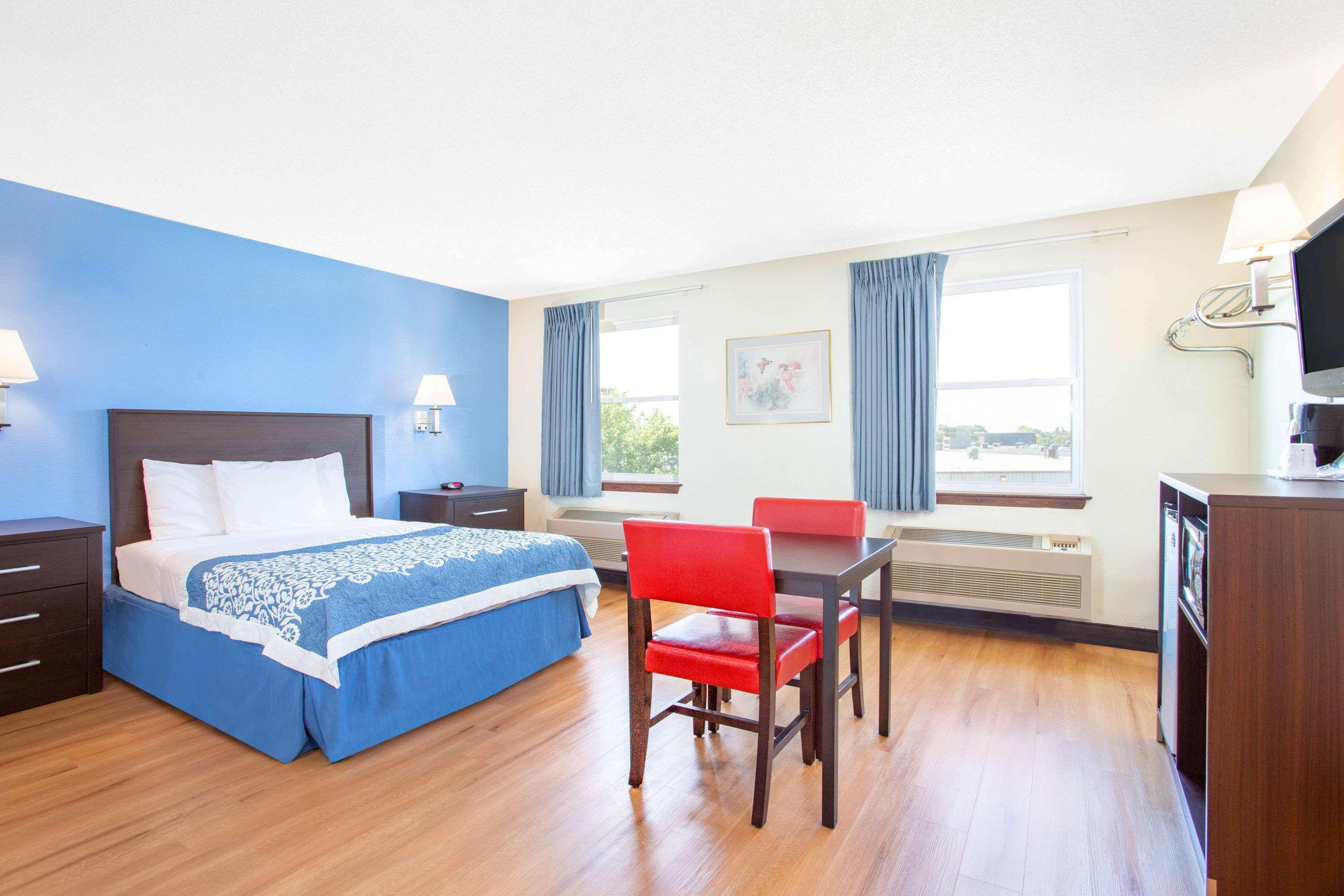 Days Inn By Wyndham Lancaster Pa Dutch Country Ronks Buitenkant foto