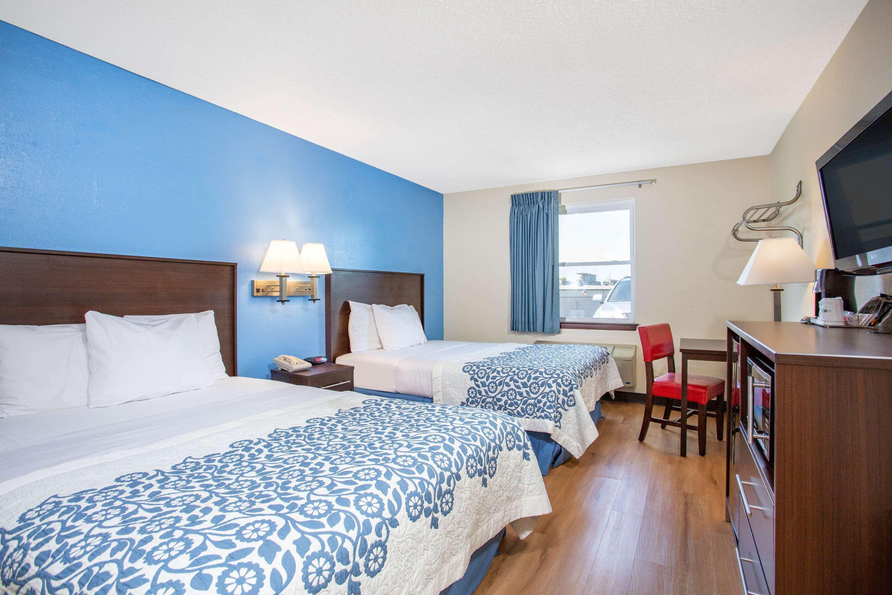 Days Inn By Wyndham Lancaster Pa Dutch Country Ronks Buitenkant foto